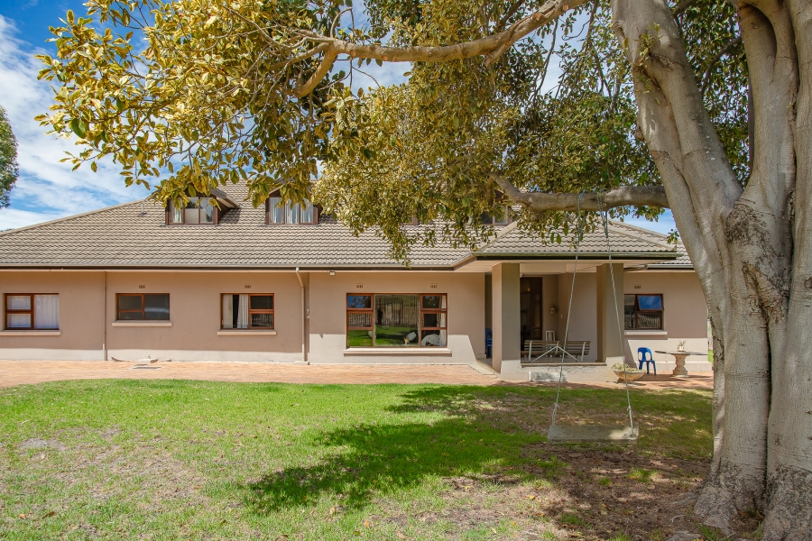 6 Bedroom Property for Sale in Lyndoch Western Cape